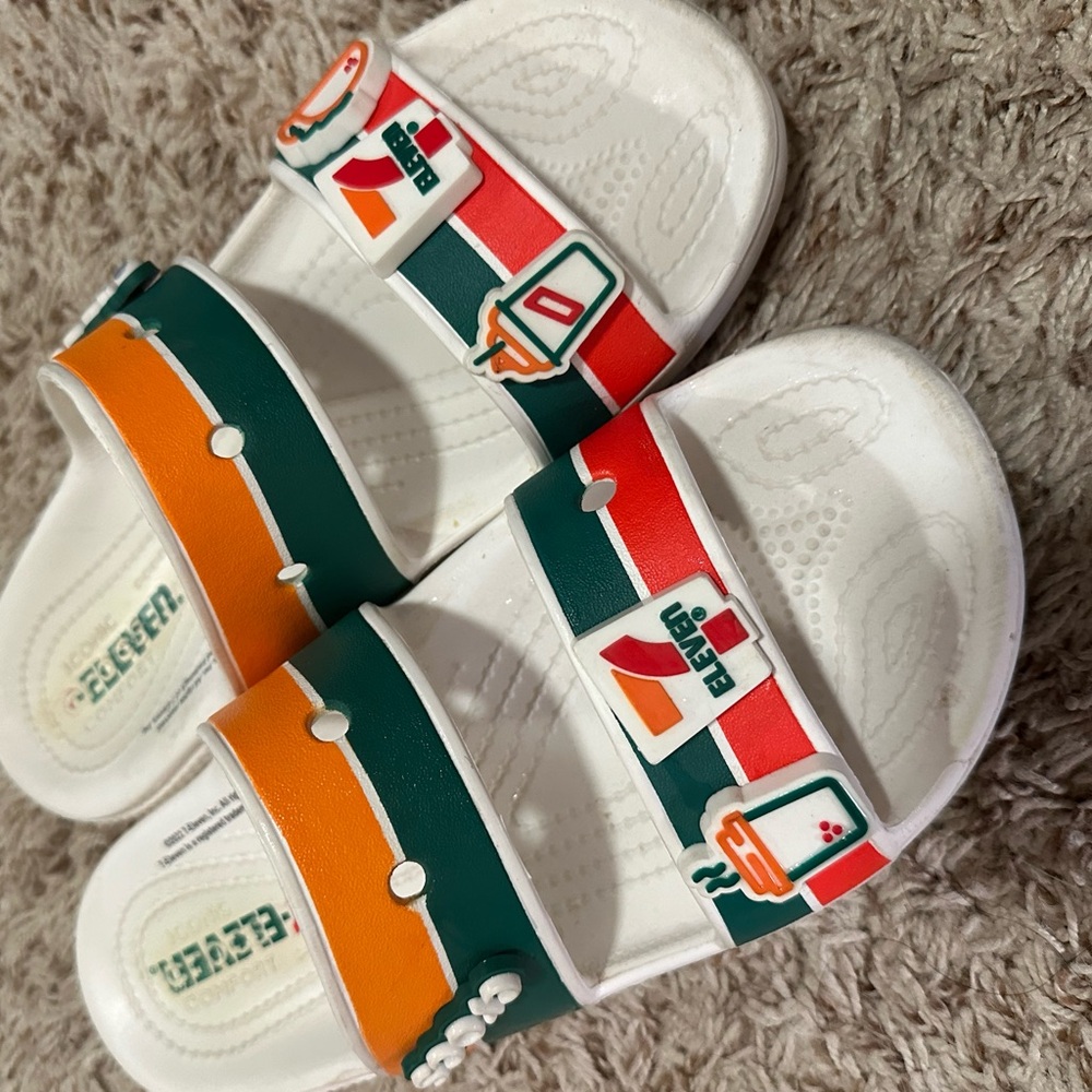 7/11 Crocs Slides Women 9/Men 8